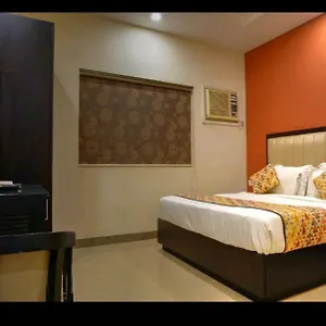 *** Hotel Deviram Palace India